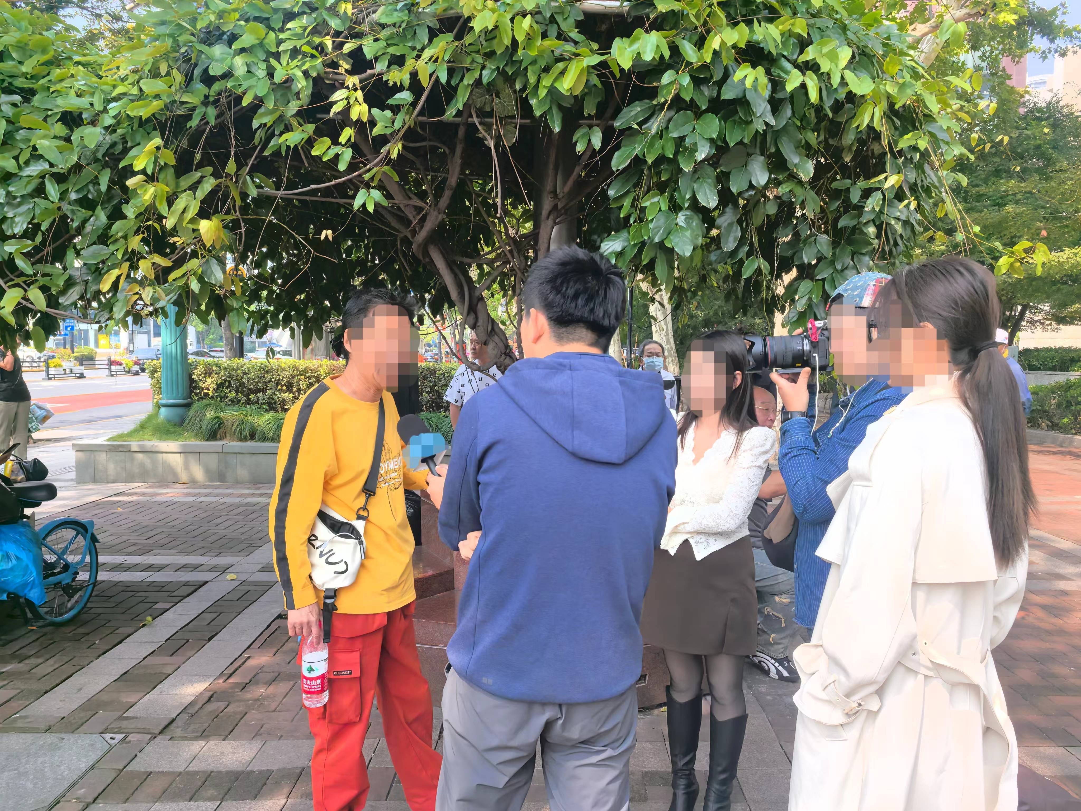 实探上海股市沙龙：爷叔“爱在深秋”隐匿数日，中信证券到此宣传开户
