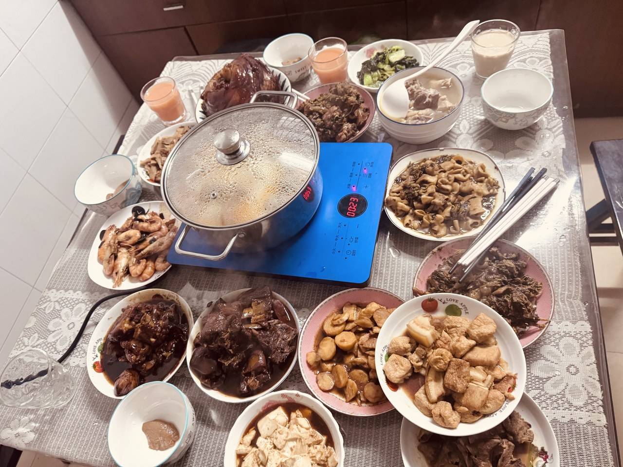 过年剩菜吃完了吗？“热热再吃”合理吗？来听专业医师的说法