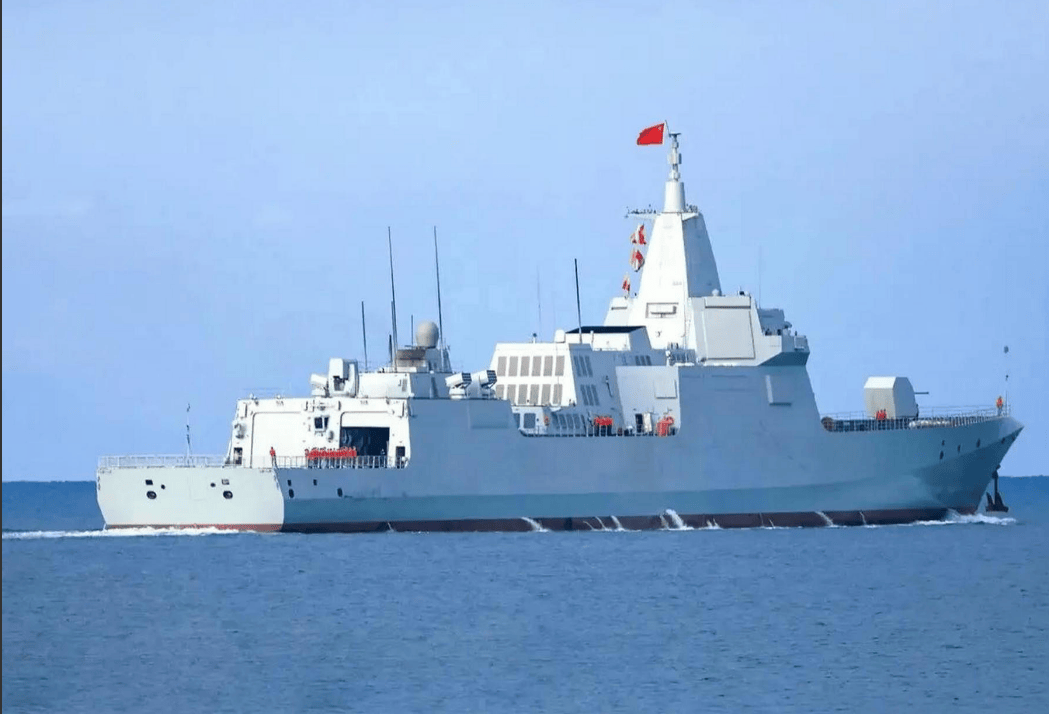 中国055现身塔斯曼海，宣告自由航行由中国定义，澳新面临前所未有新挑战！