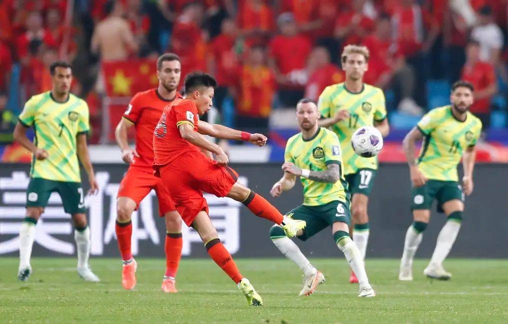 世预赛国足不敌澳大利亚队 无缘直通世界杯