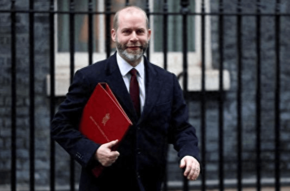 刚谈妥就翻脸，英国全球通告与中国做“切割”？中方反将一军